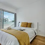 Lovely Modern With Pool Apartamento *