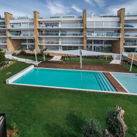 Lovely Modern With Pool אלבופיירה