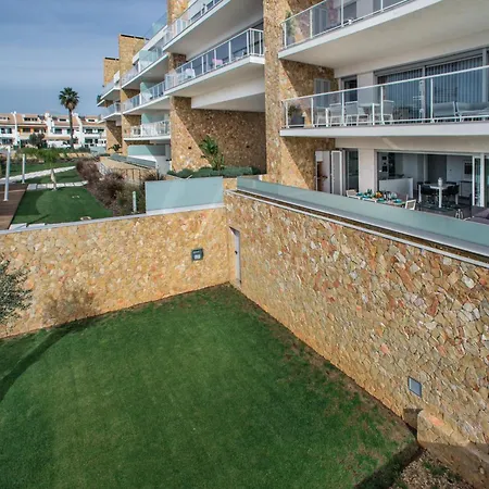 דירה Lovely Modern With Pool