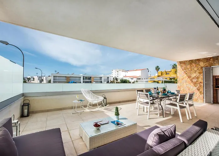Lovely Modern With Pool Albufeira