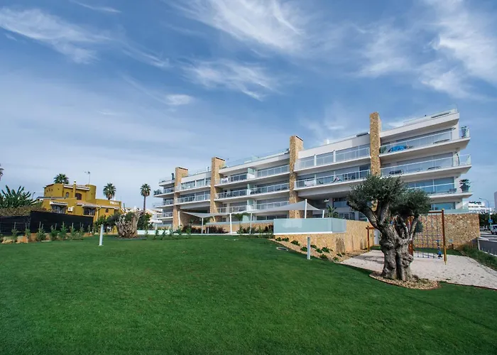 Apartamento Lovely Modern With Pool