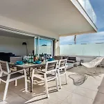 Lovely Modern With Pool Appartement *