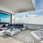 Lovely Modern With Pool Lejlighed *