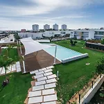 Lejlighed Lovely Modern With Pool