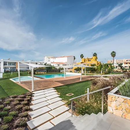 Lovely Modern With Pool Apartament