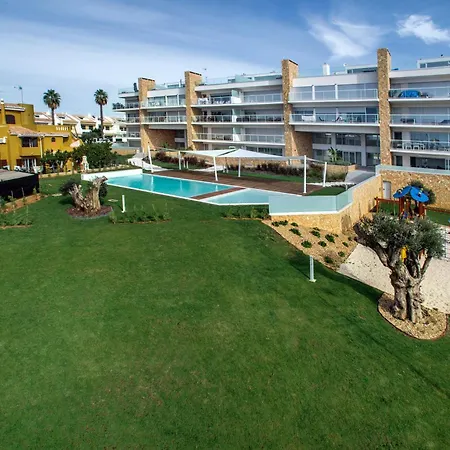 Lovely Modern With Pool * Αλμπουφέιρα