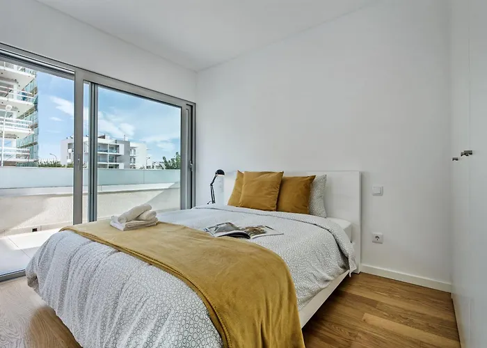 Lovely Modern With Pool Appartement *