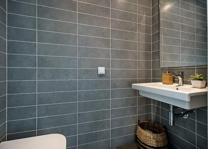 Appartement Lovely Modern With Pool *