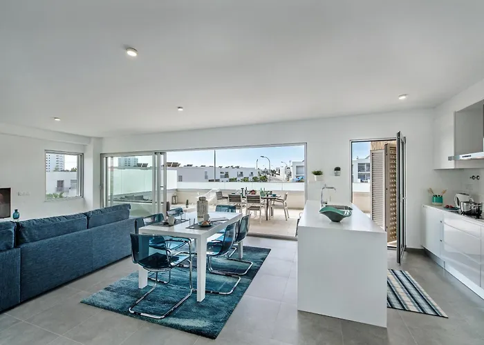 Lovely Modern With Pool Appartement *