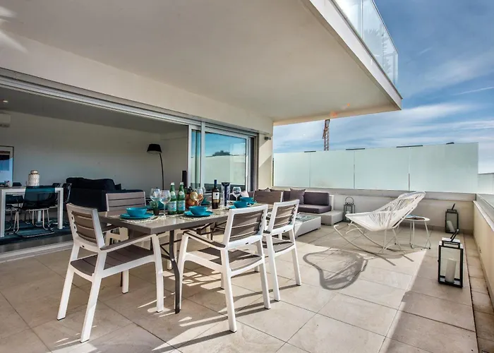 Lovely Modern With Pool Appartement *