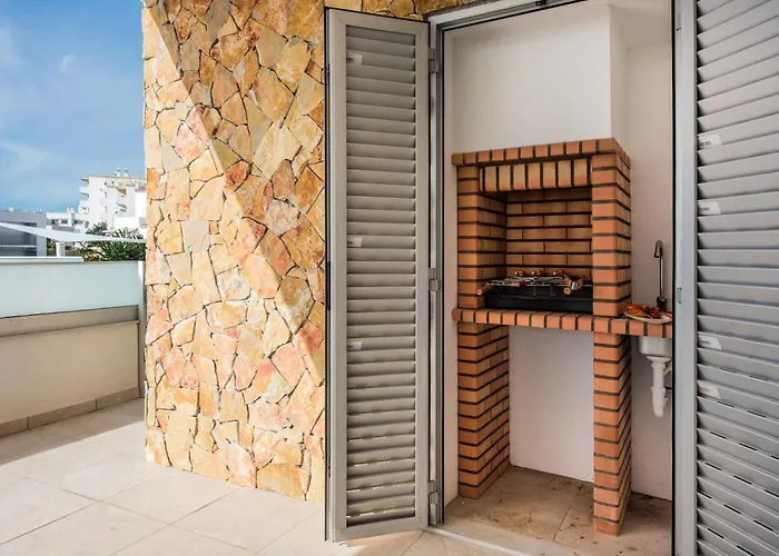 Lovely Modern With Pool Appartement *