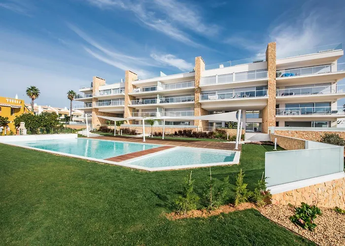 Lovely Modern With Pool Appartement *