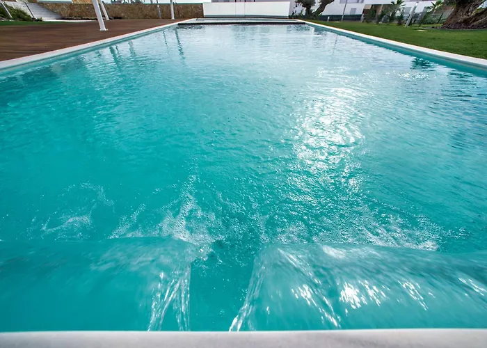 公寓 Lovely Modern With Pool