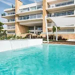 Lovely Modern With Pool 公寓
