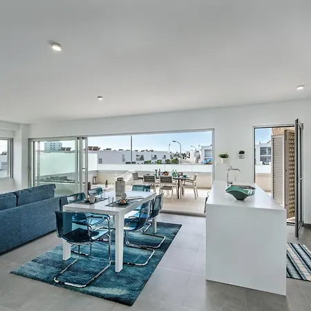 아파트 Lovely Modern With Pool 알부페이라